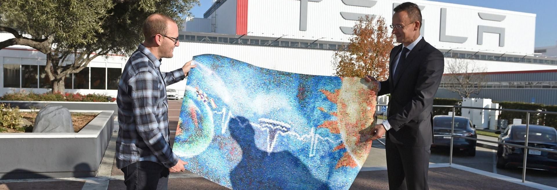 A TESLA főhadiszállásán tett látogatást Szijjártó Péter és küldöttsége