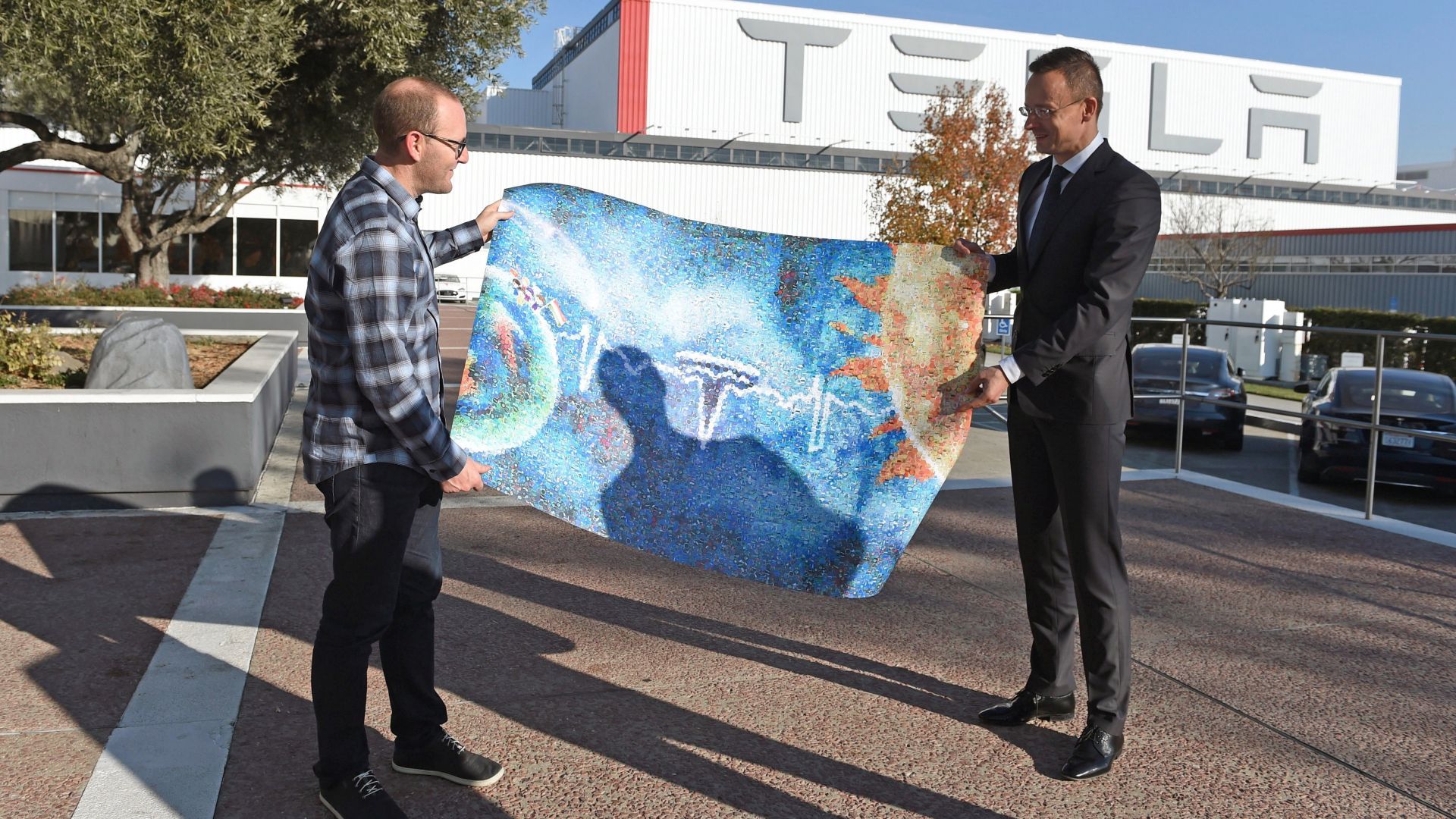 Todd A. Maron and Péter Szijjártó at the TESLA headquarters